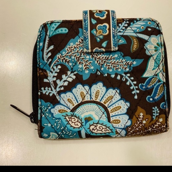 Vera Bradley Paisley Wallet. - Picture 2 of 7